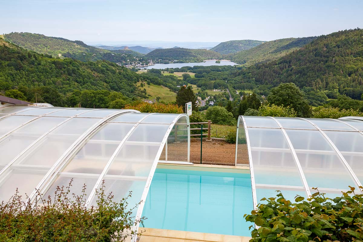 petit camping nature avec piscine en Auvergne