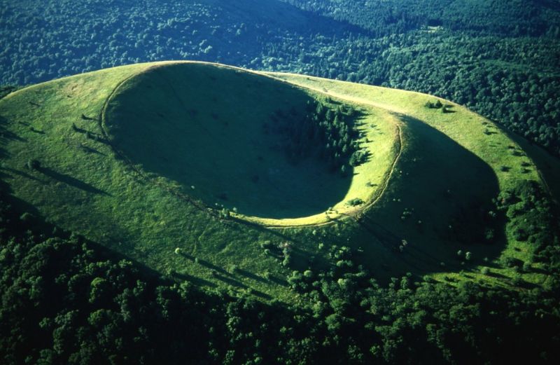 Puy de Dôme proche du camping de Serrette