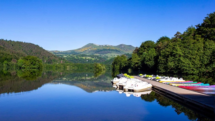 Vue panoramique sur le Lac Chambon